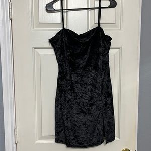NWOT BB sz S black velvet dress